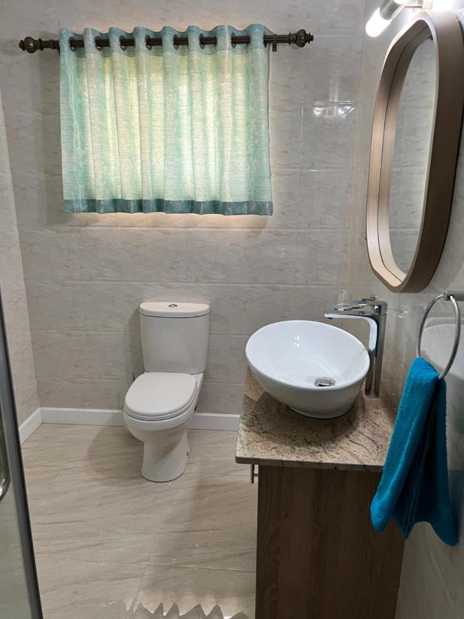 Western Ocean Breeze Self Catering Вікторія Екстер'єр фото