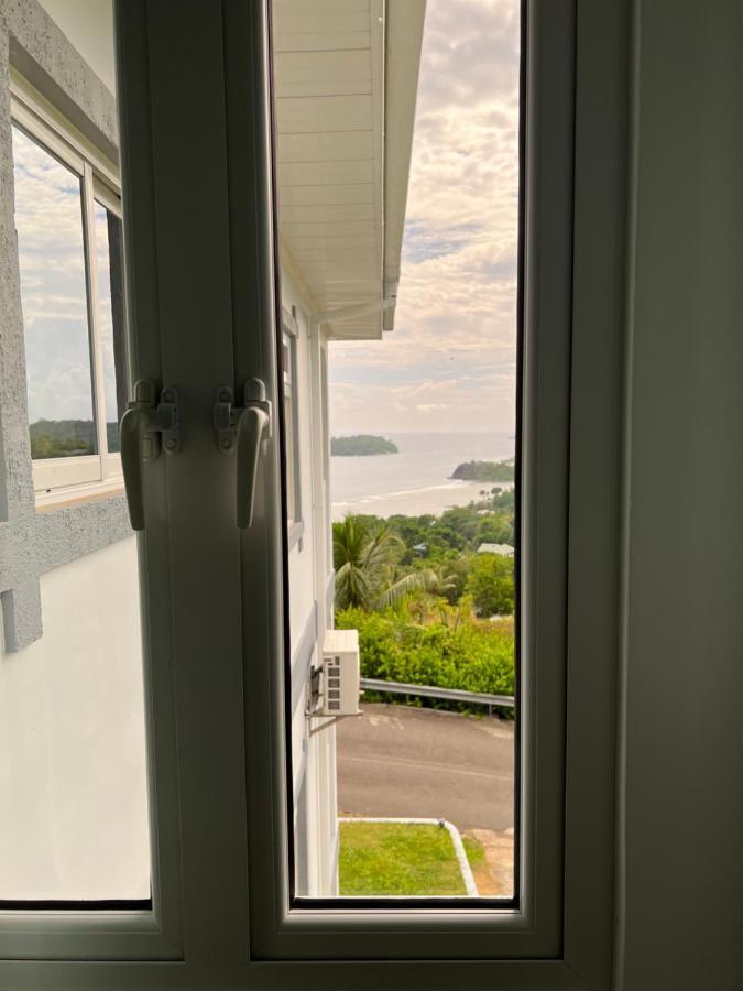 Western Ocean Breeze Self Catering Вікторія Екстер'єр фото
