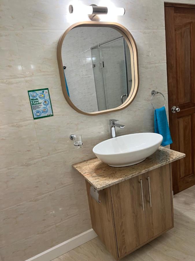 Western Ocean Breeze Self Catering Вікторія Екстер'єр фото