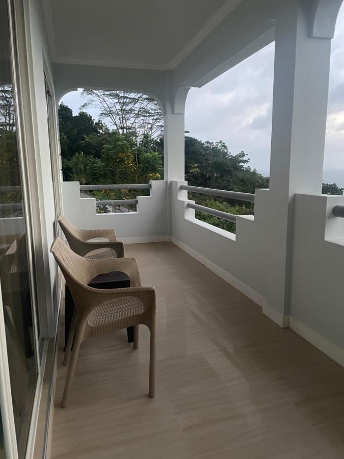 Western Ocean Breeze Self Catering Вікторія Екстер'єр фото